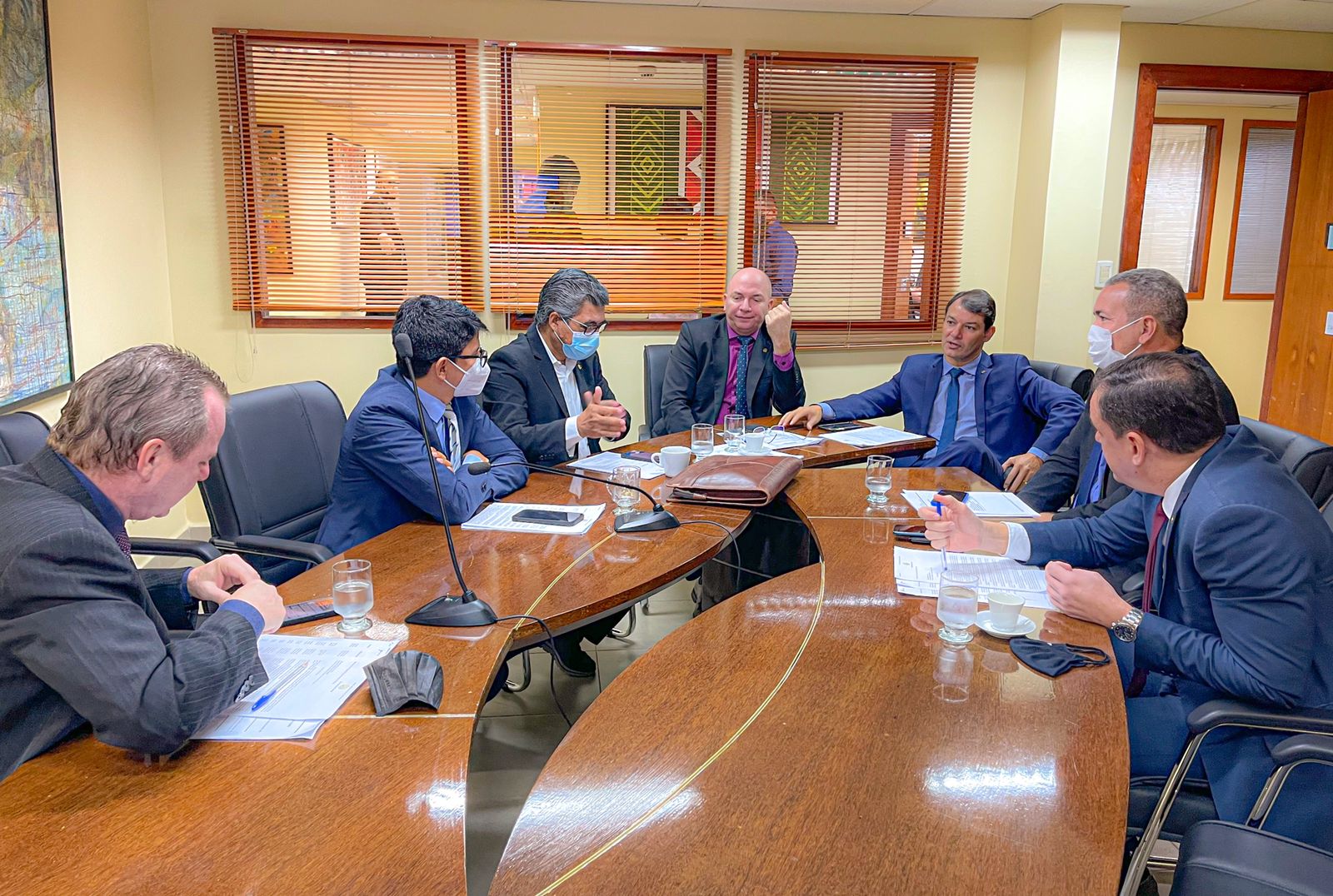 Governo envia para a Aleac projetos que concedem reajuste de 5,42% aos servidores, além de auxílio-alimentação de R$ 500